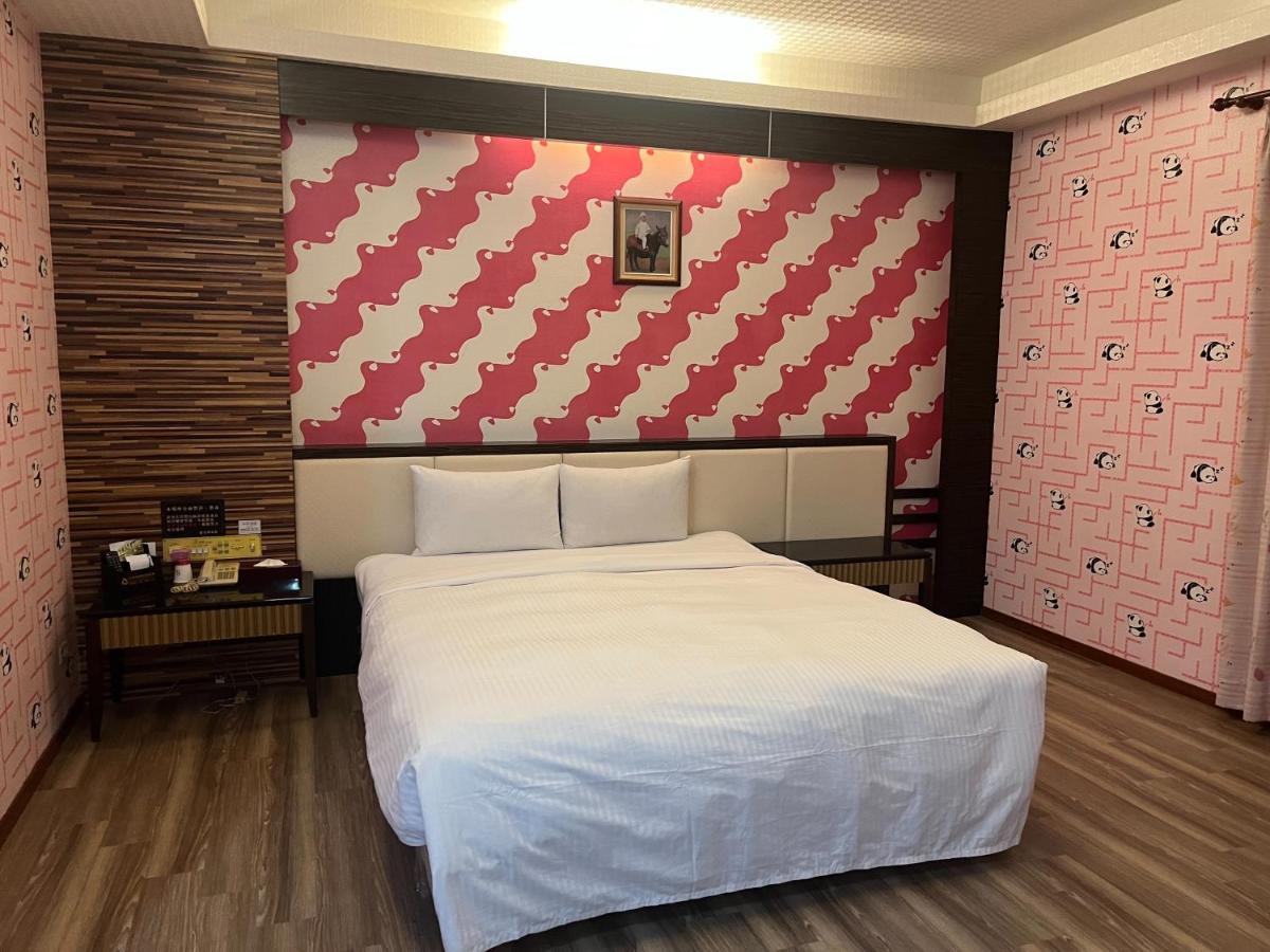 Hua Xiang Motel - Fengshan 高雄市 エクステリア 写真