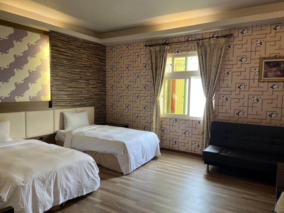 Hua Xiang Motel - Fengshan 高雄市 エクステリア 写真